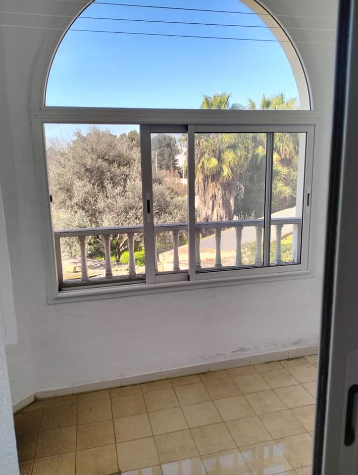 Balcon-dans-Appartement-S2-a-louer-a-La-Soukra