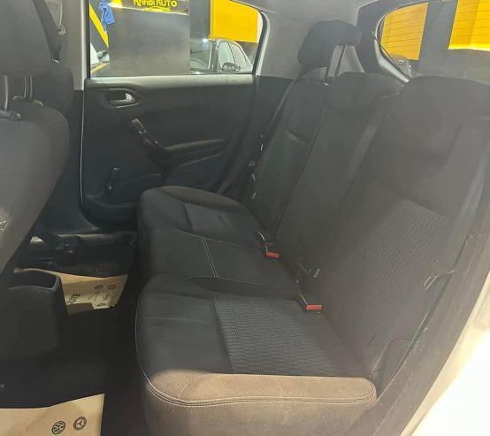 Banquette-arriere-Peugeot-208-a-vendre-a-Sousse