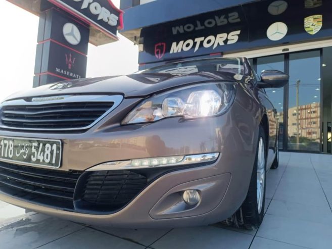 Berline-Peugeot-308-essence-fiable-et-performante