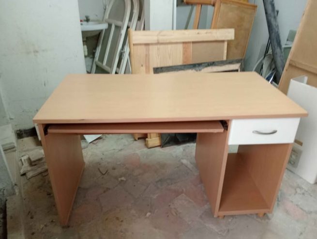 Bureau-ergonomique-pas-cher-pour-travail-ou-etude