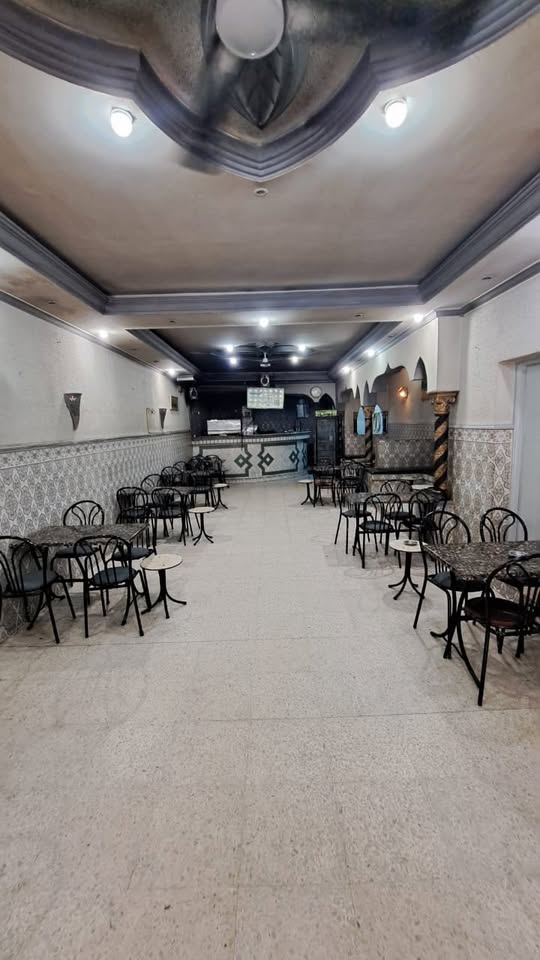 Cafe-bien-situe-dans-une-zone-tres-frequentee-a-La-Marsa