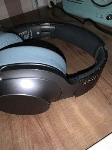 Casque-avec-reduction-de-bruit-Sony