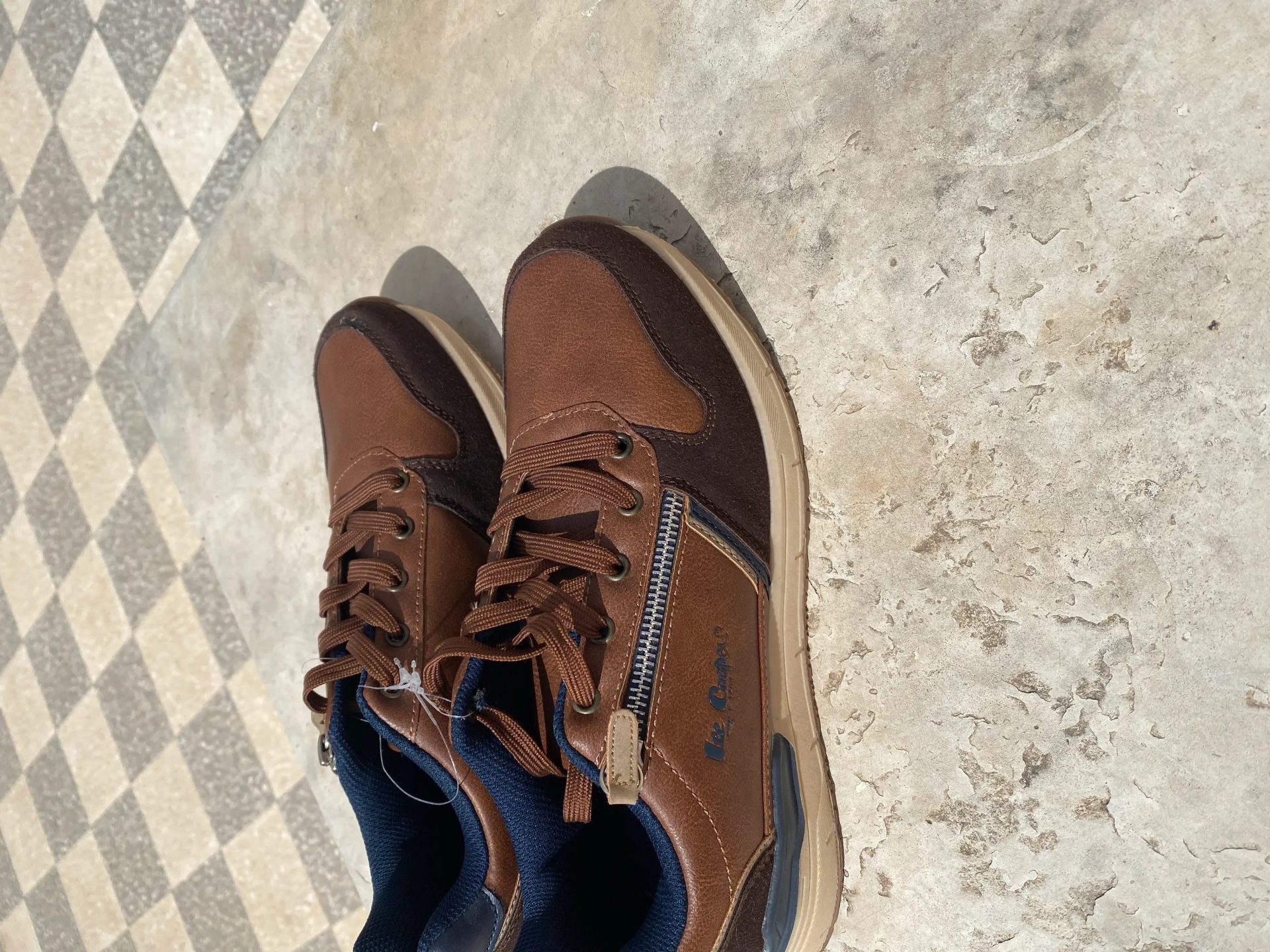 Chaussures-Lee-Cooper-neuves-a-prix-reduit