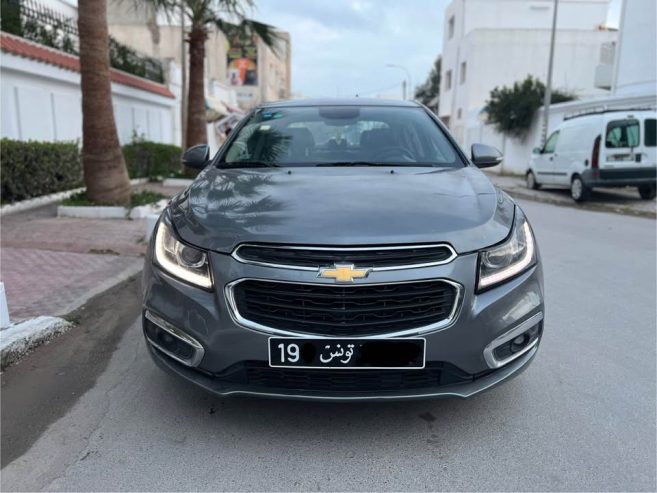 Chevrolet-Cruze-LT-2017-essence-7-CV-a-vendre-en-Tunisie