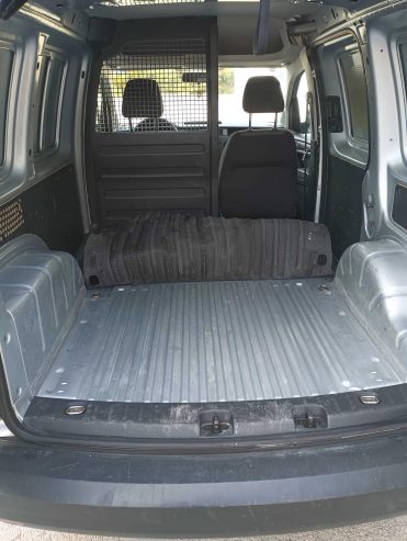 Coffre-spacieux-Volkswagen-Caddy-a-Mutuelleville-disponible-a-la-vente