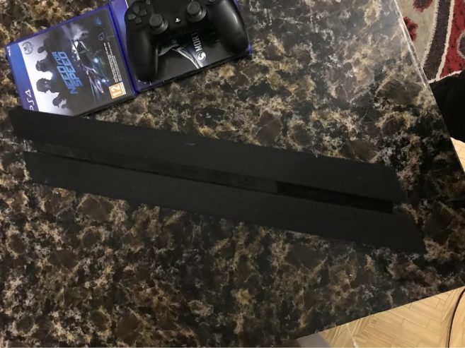 Console-PS4-en-bon-etat-avec-jeux-inclus-a-prix-abordable
