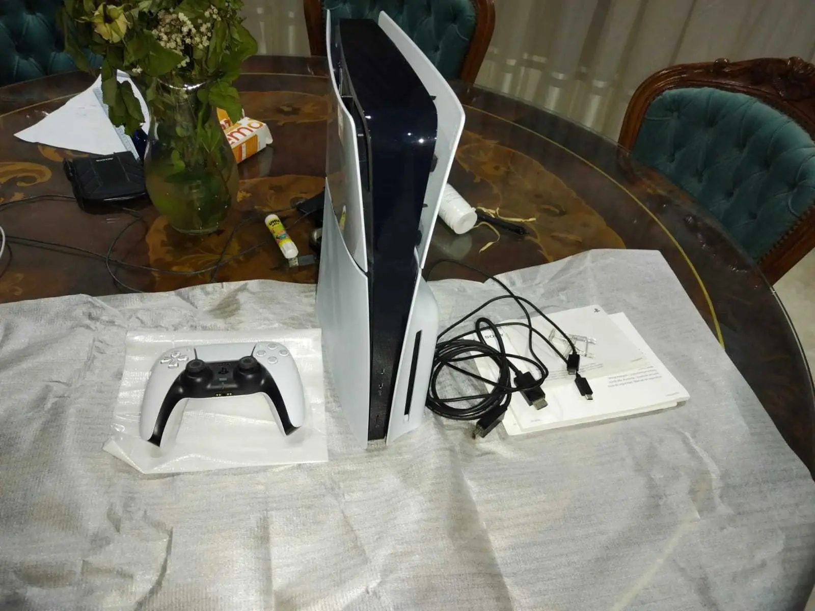 Console-PS5-Slim-en-excellent-etat-a-vendre-a-Sousse