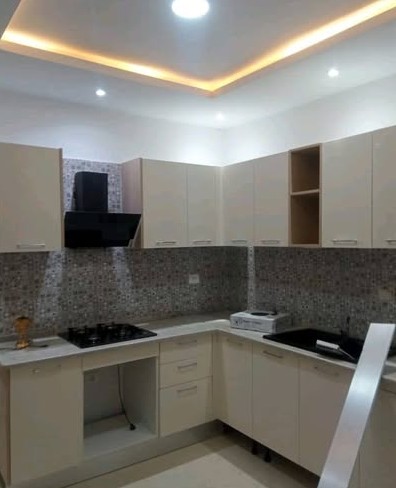 Cuisine-equipee-dans-appartement-S2-a-louer-a-Tunis