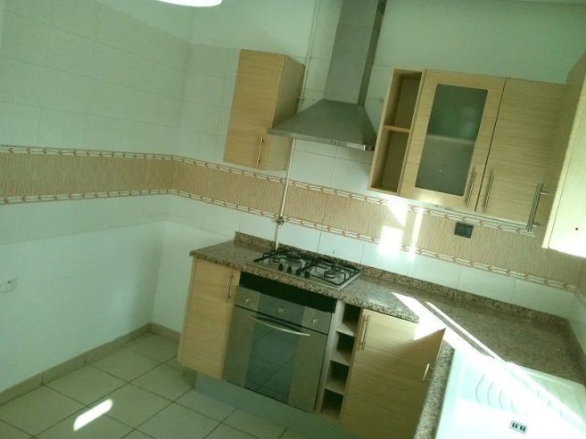 Cuisine-equipee-dans-appartement-a-La-Marsa-proche-de-Carrefour