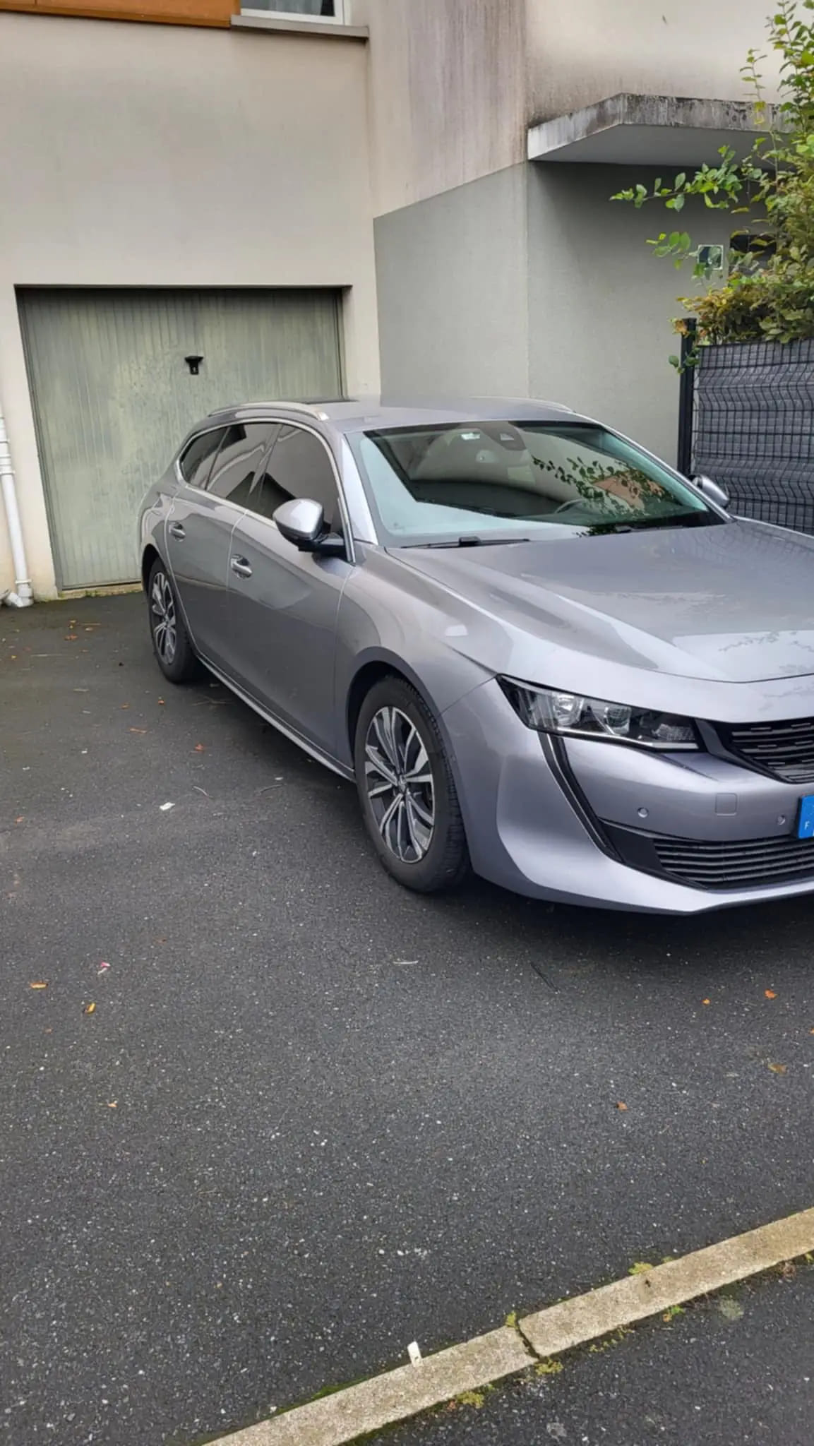 Design-elegant-de-la-Peugeot-508-diesel-a-vendre-en-tunisie