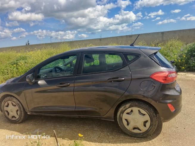 Exterieur-Ford-Fiesta-2019-avec-feux-LED-et-jantes-alliage
