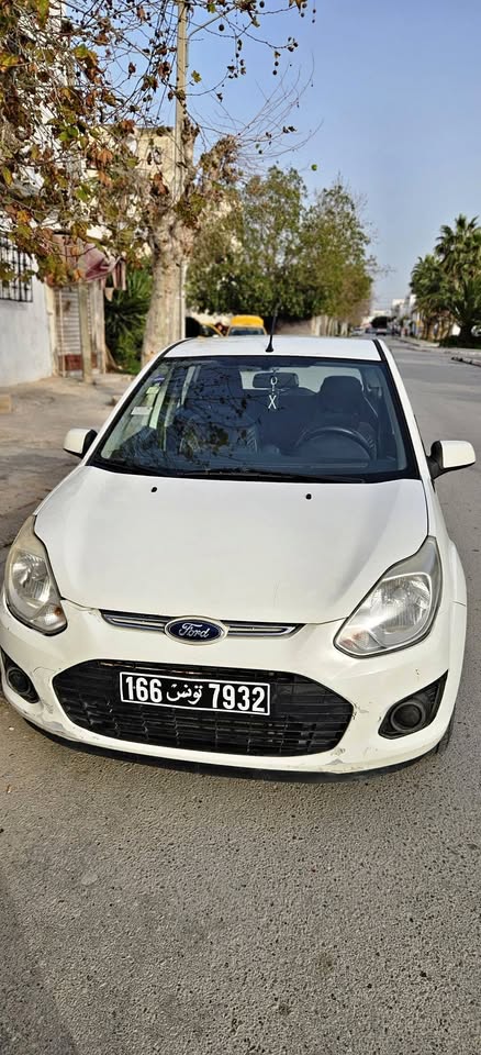 Ford-Figo-2013-a-vendre-en-Tunisie-voiture-economique