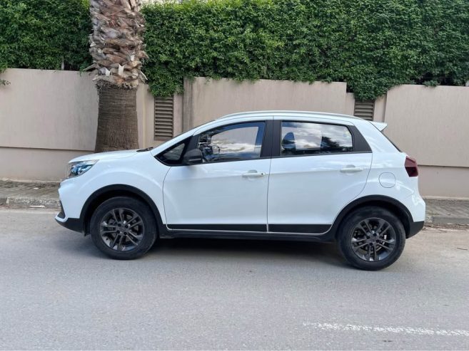 Geely-GX3-avec-radar-de-recul-et-Bluetooth