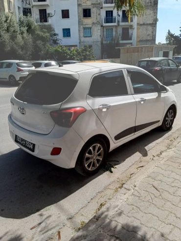 Hyundai-i10-essence-4-CV-en-tres-bon-etat