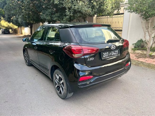 Hyundai-i20-2018-essence-a-vendre-en-Tunisie