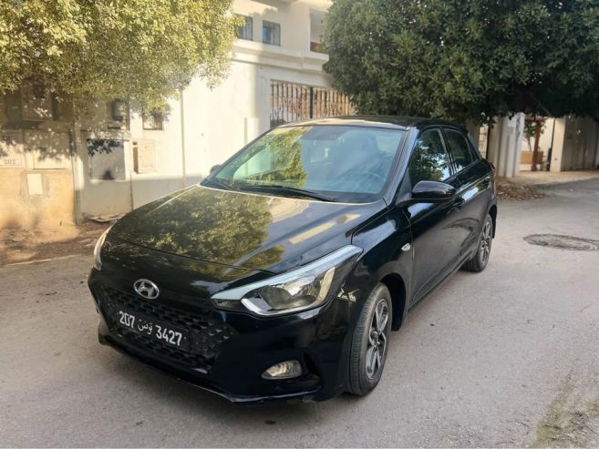 Hyundai-i20-toutes-options-avec-5-CV-et-128000-km
