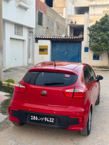 Kia-Rio-essence-faible-consommation-et-bon-etat