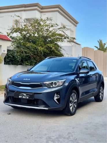 Kia-Stonic-avec-camera-de-recul-et-jantes-alu