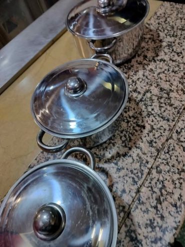 Lot-de-casseroles-en-inox-resistantes-et-durables-a-vendre-au-Kram