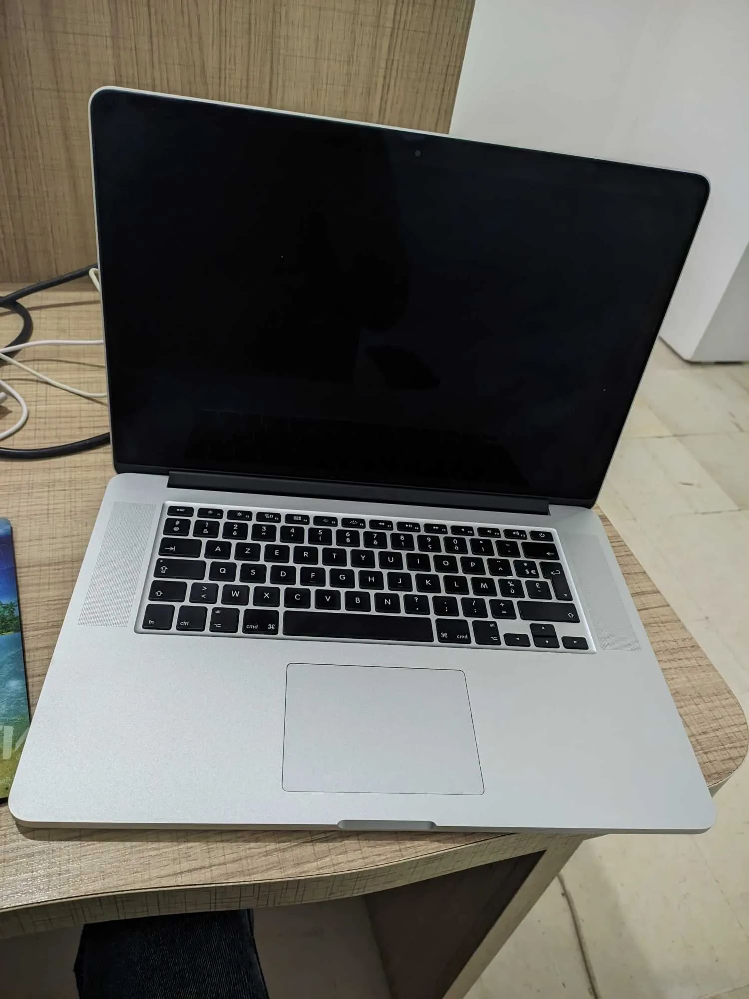 MacBook-Pro-15-pouces-Retina-i7-a-vendre-a-Kasserine