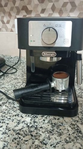 Machine-a-cafe-Delonghi-compatible-cafe-moulu