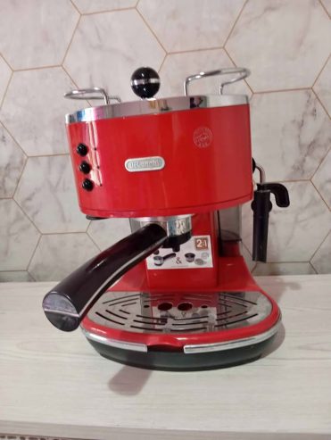 Machine-a-cafe-Delonghi-rouge-en-vente-a-Tunis