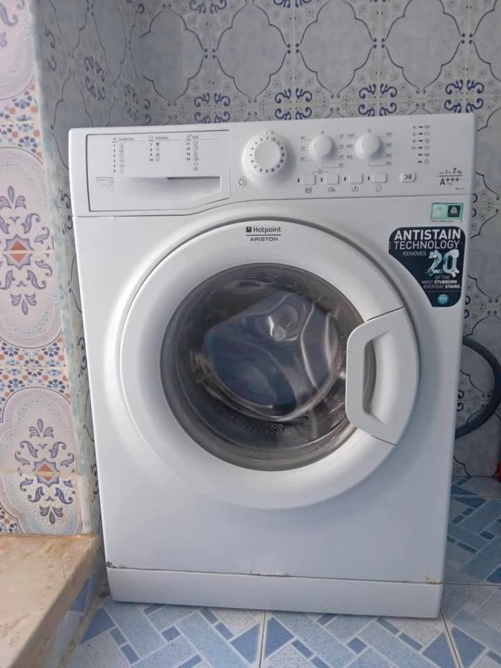 Machine-a-laver-Hotpoint-Ariston-FLM-703-EU-7kg-a-vendre-en-Tunisie