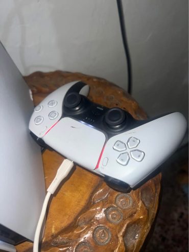 Manette-DualSense-originale-incluse-avec-PlayStation-5