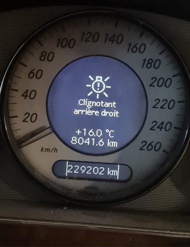 Mercedes-CLS-350-CGI-2009-229-202-km-a-vendre-aux-Jardins-dEl-Menzah