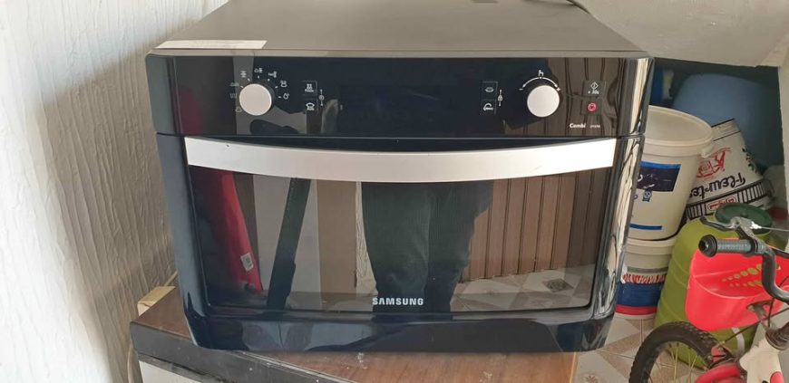 Micro-ondes-Samsung-CP1370E-B-combine-36L-a-vendre-en-Tunisie