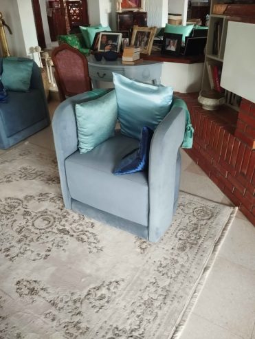 Mobilier-haut-de-gamme-pour-salon-a-vendre