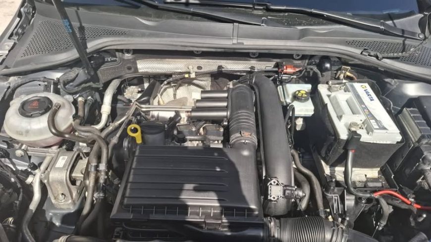 Moteur-Volkswagen-Golf-7-2018-bien-entretenu-pret-a-rouler