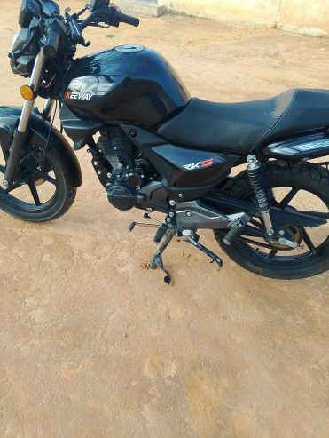 Moto-ZIMOTA-RKS-125-avec-23-000-km-bien-entretenue