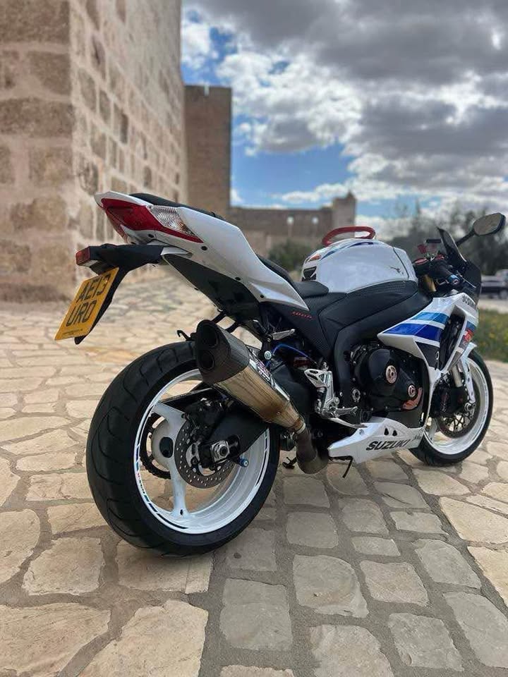 Moto-sportive-Suzuki-1000-GSX-R-serie-30-disponible-a-Sousse