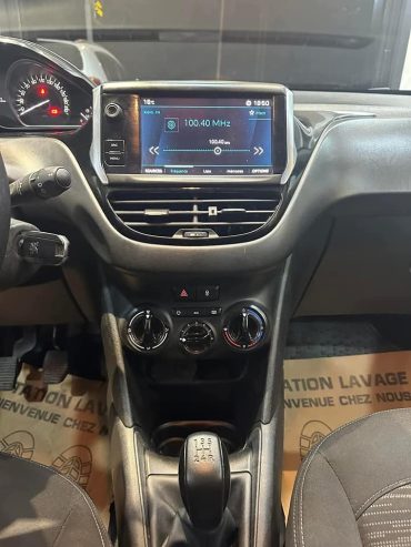 Ordinateur-de-bord-Peugeot-208-2021-a-vendre-a-Sousse