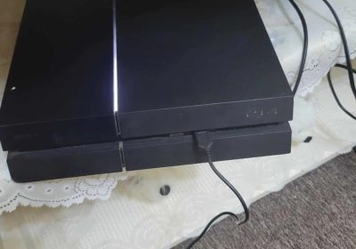 À vendre : Console PS4 Fat + Jeu Batman