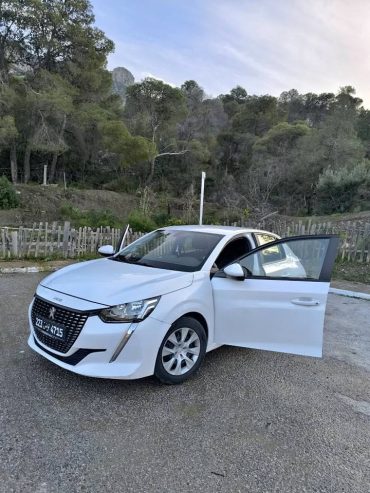Peugeot-208-2022-essence-a-vendre-en-Tunisie