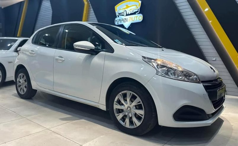 Peugeot-208-Blue-HDI-2021-a-vendre-avec-moteur-diesel-faible-consommation
