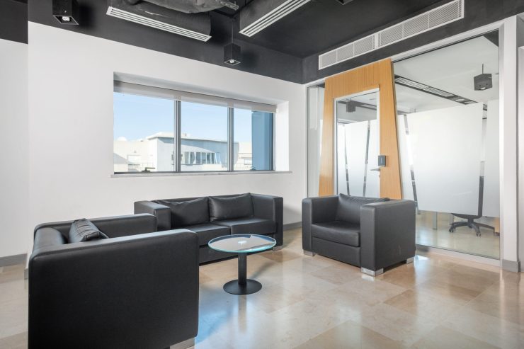 Regus_P1M36_standard_TUNIS-Berges-du-Lac-2-3272_BUSINESS-LOUNGE-4_-1