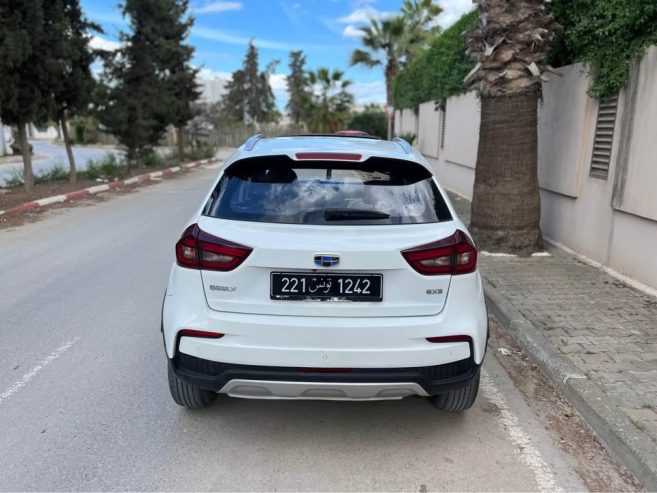 SUV-essence-fiable-a-vendre-a-Tunis