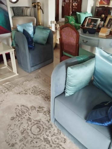 Salon-confortable-et-elegant-disponible-a-La-Soukra