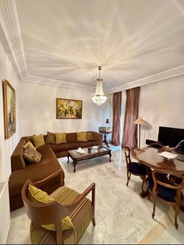 Salon-lumineux-avec-balcon-–-Appartement-a-vendre-Tunis