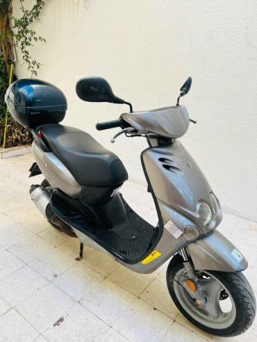 Scooter-Yamaha-Ovetto-50cc-Bardo-en-bon-etat