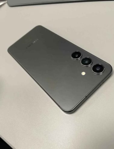 Smartphone-5G-ultra-rapide-Samsung-S24-Snapdragon