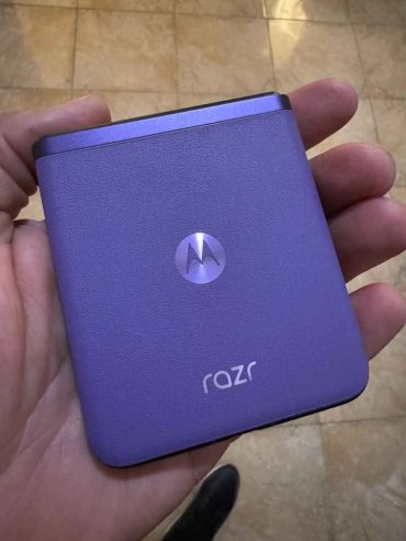 Smartphone-pliable-Motorola-RAZR-ecran-P-OLED-6.2-pouces-a-vendre