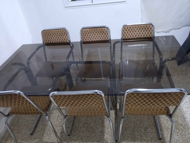 Table-a-manger-moderne-6-personnes-a-vendre-a-Sfax