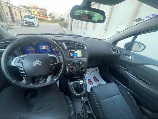 Tableau-de-bord-Citroen-C4-avec-options-a-vendre-a-sousse