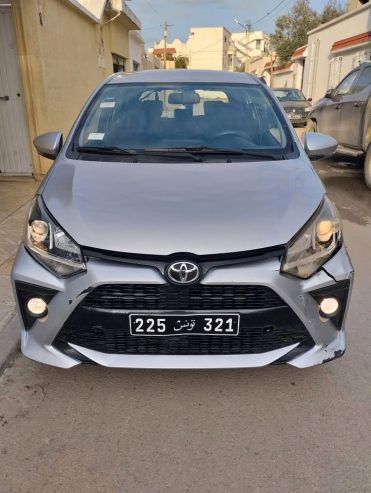 Toyota-Agya-2021-blanche-en-excellent-etat-a-vendre-a-Tunis