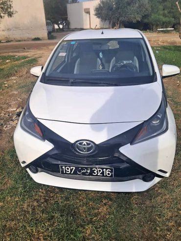 Toyota-Aygo-2017-rouge-a-vendre-en-Tunisie