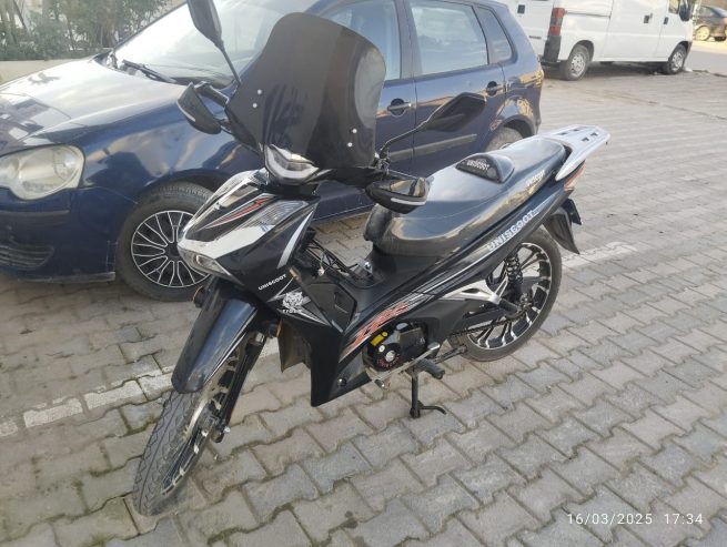 Uniscoot-Tiger-125-cc-presque-neuve-13-000-km